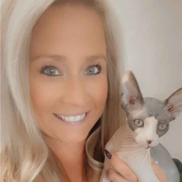 Meet your Posher, Claire - Picture 2 of 2